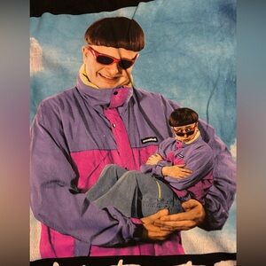 Women’s graphic T-shirt, size medium